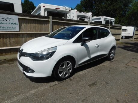 Renault Clio 1.2 EXPRESSION PLUS 16V 5 Dr 8