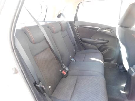Honda Jazz 1.5 I-VTEC SPORT 5 Dr 18