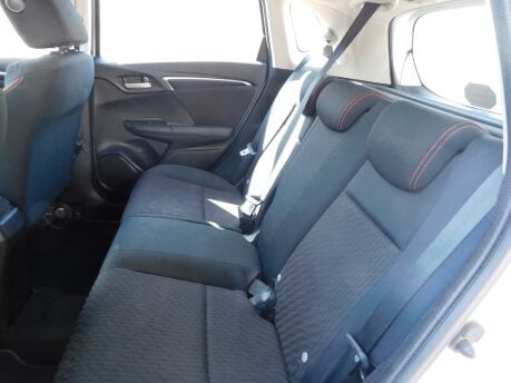 Honda Jazz 1.5 I-VTEC SPORT 5 Dr 19
