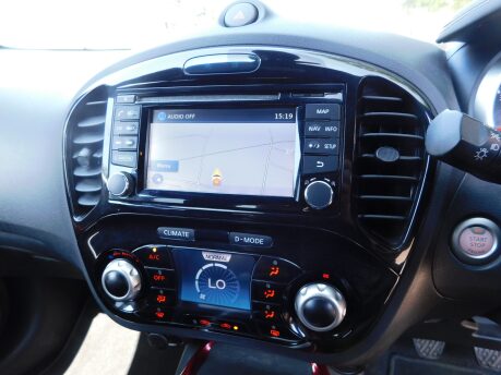 Nissan Juke TEKNA 1.2 DIG-T 5dr 11