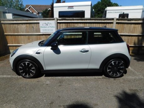 Mini Hatch 1.5 COOPER EXCLUSIVE 3 Dr 6