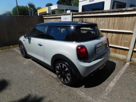 Mini Hatch 1.5 COOPER EXCLUSIVE 3 Dr 7