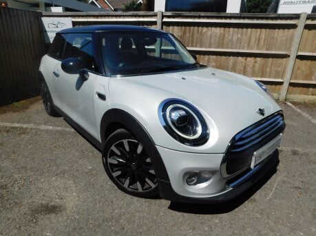 Mini Hatch 1.5 COOPER EXCLUSIVE 3 Dr 1