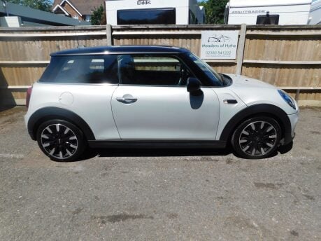 Mini Hatch 1.5 COOPER EXCLUSIVE 3 Dr 3