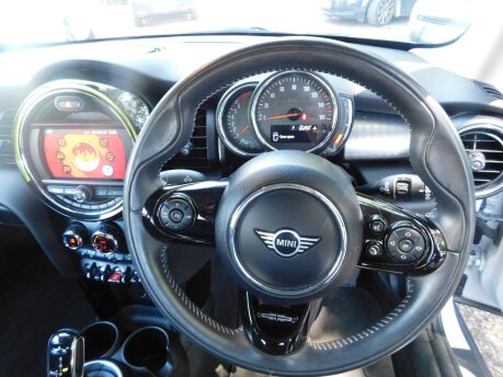 Mini Hatch 1.5 COOPER EXCLUSIVE 3 Dr 10