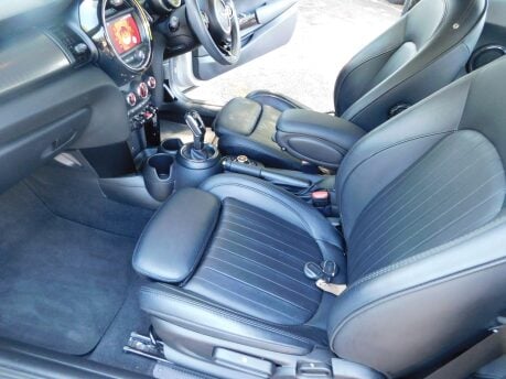Mini Hatch 1.5 COOPER EXCLUSIVE 3 Dr 19