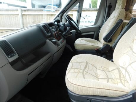 Auto-Trail Tracker EKS SE 2 Berth Motorhome 2.3 D 10