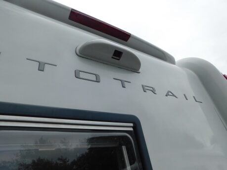 Auto-Trail Tracker EKS SE 2 Berth Motorhome 2.3 D 7
