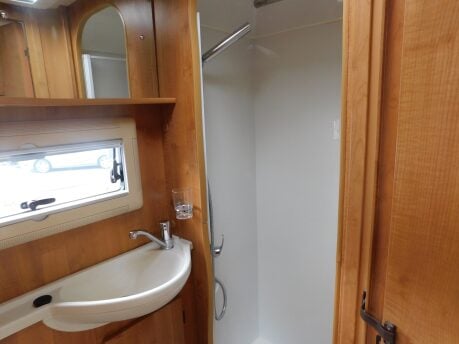 Auto-Trail Tracker EKS SE 2 Berth Motorhome 2.3 D 14