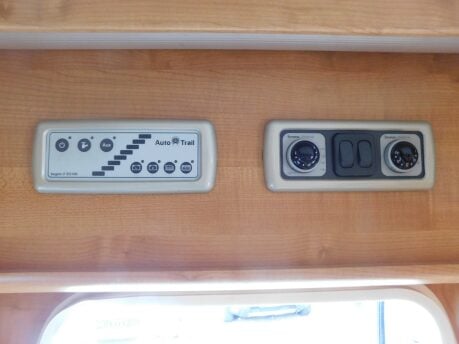 Auto-Trail Tracker EKS SE 2 Berth Motorhome 2.3 D 20
