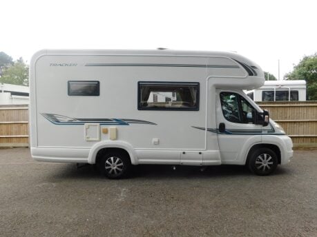 Auto-Trail Tracker EKS SE 2 Berth Motorhome 2.3 D 4