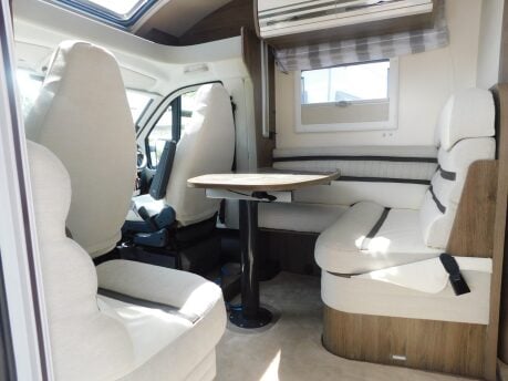 Roller Team T-Line 700 6 BERTH AUTOMATIC MOTORHOME FIAT DUCATO M/JET 140 12