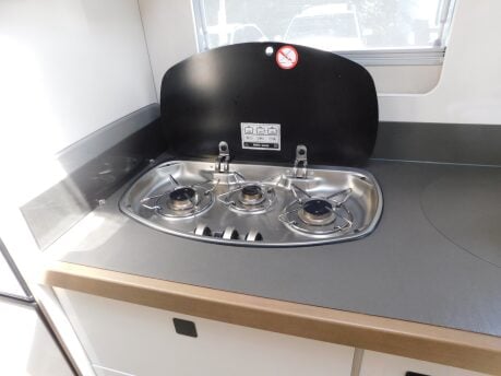 Roller Team T-Line 700 6 BERTH AUTOMATIC MOTORHOME FIAT DUCATO M/JET 140 18