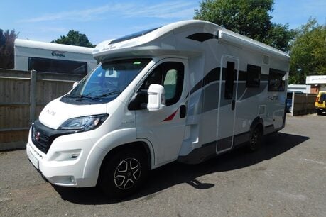Roller Team T-Line 700 6 BERTH AUTOMATIC MOTORHOME FIAT DUCATO M/JET 140