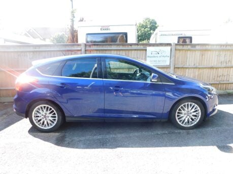 Ford Focus 1.6 ZETEC NAVIGATOR AUTOMATIC 5dr 3