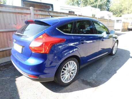 Ford Focus 1.6 ZETEC NAVIGATOR AUTOMATIC 5dr 4