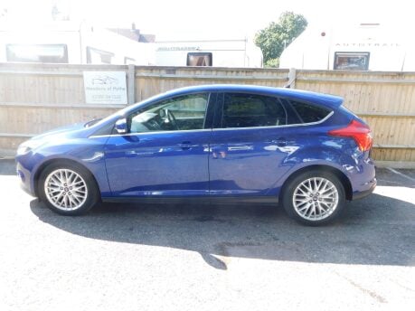 Ford Focus 1.6 ZETEC NAVIGATOR AUTOMATIC 5dr 7