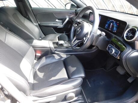 Mercedes-Benz A Class A180d SPORT EXECUTIVE AUTOMATIC 5dr 18