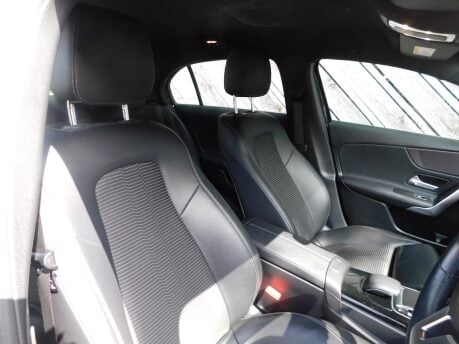 Mercedes-Benz A Class A180d SPORT EXECUTIVE AUTOMATIC 5dr 20