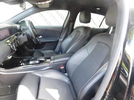 Mercedes-Benz A Class A180d SPORT EXECUTIVE AUTOMATIC 5dr 22