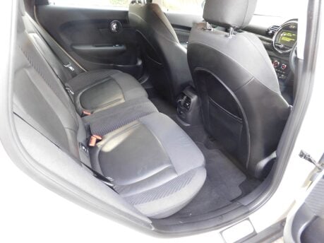 Mini Clubman COOPER 1.5 AUTOMATIC CHILLI 6 Dr 17