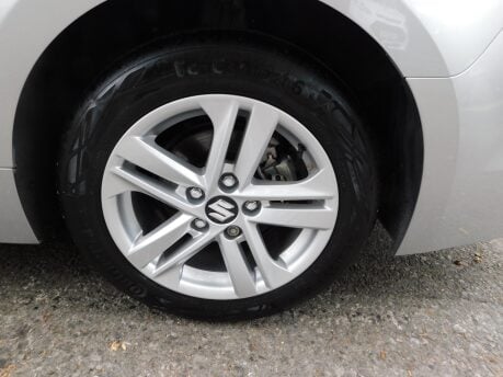 Suzuki Swace 1.8 MOTION HYBRID Automatic 5 Dr 10