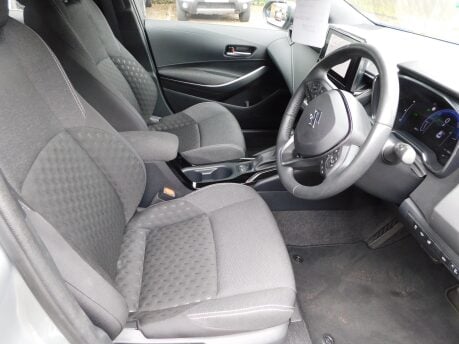 Suzuki Swace 1.8 MOTION HYBRID Automatic 5 Dr 17