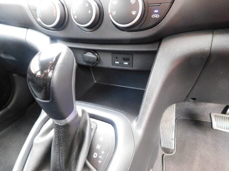 Hyundai i10 1.2 SE AUTOMATIC 5 Dr 12