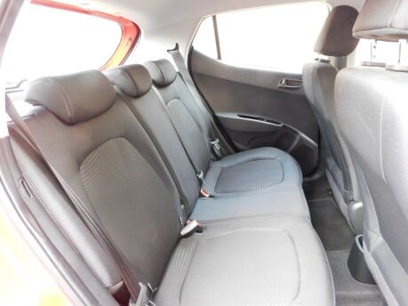 Hyundai i10 1.2 SE AUTOMATIC 5 Dr 18