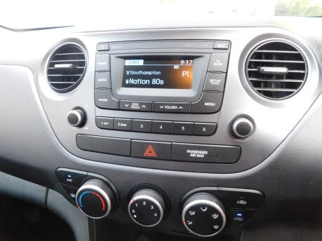 Hyundai i10 1.2 SE AUTOMATIC 5 Dr 11