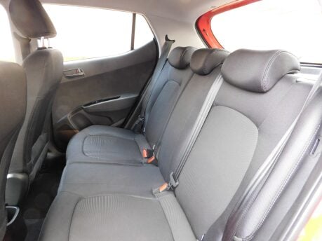Hyundai i10 1.2 SE AUTOMATIC 5 Dr 19