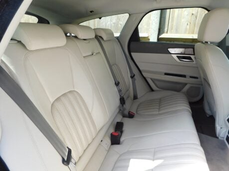 Jaguar XF PORTFOLIO Sportbrake 2.0 Petrol AUTOMATIC 5Dr 19