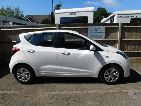 Hyundai i10 1.0 SE 5Dr 3