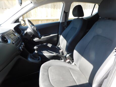 Hyundai i10 1.0 SE 5Dr 14