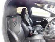 Ford Focus 2.0T ST-3 5 Dr 14