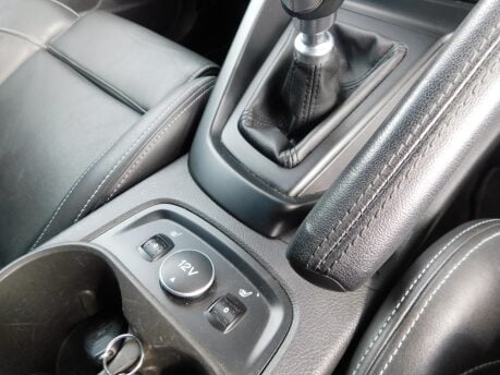 Ford Focus 2.0T ST-3 5 Dr 12