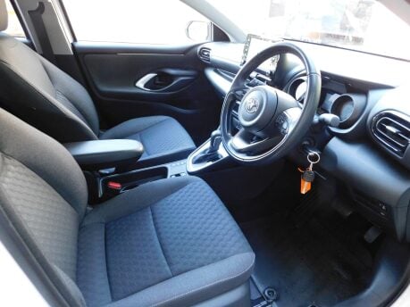 Toyota Yaris 1.5 VVT-H DESIGN FHEV HYBRID CVT AUTOMATIC 5dr 18
