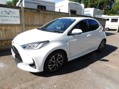 Toyota Yaris 1.5 VVT-H DESIGN FHEV HYBRID CVT AUTOMATIC 5dr 8