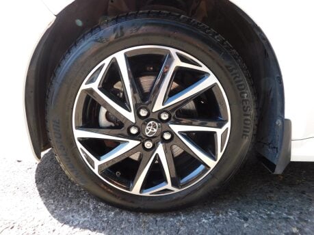 Toyota Yaris 1.5 VVT-H DESIGN FHEV HYBRID CVT AUTOMATIC 5dr 12