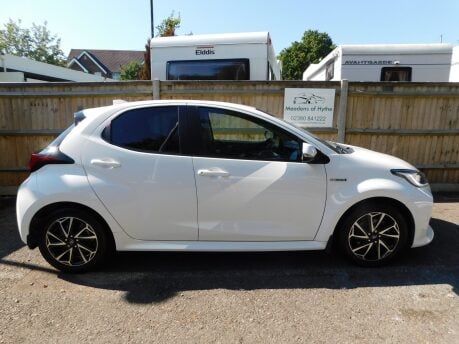 Toyota Yaris 1.5 VVT-H DESIGN FHEV HYBRID CVT AUTOMATIC 5dr 3
