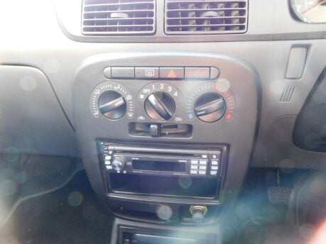 Daihatsu Charade 1.0 EL 3Dr Automatic 11