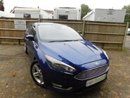 Ford Focus 1.0 TITANIUM 5 Dr 1