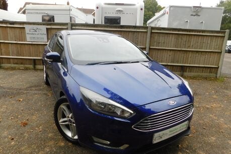 Ford Focus 1.0 TITANIUM 5 Dr
