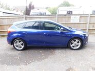 Ford Focus 1.0 TITANIUM 5 Dr 3