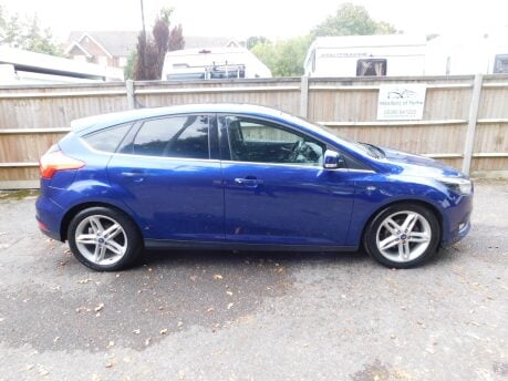 Ford Focus 1.0 TITANIUM 5 Dr 3
