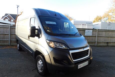 Peugeot Boxer 2.2 BLUEHDI 335 L2H2 PROFESSIONAL PANEL VAN