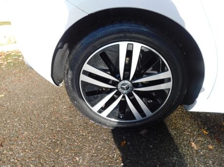 Mercedes-Benz A Class A 180 1.3 SPORT EXECUTIVE 5 Dr 13