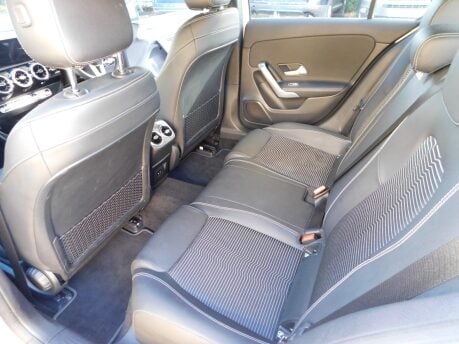 Mercedes-Benz A Class A 180 1.3 SPORT EXECUTIVE 5 Dr 23