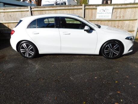 Mercedes-Benz A Class A 180 1.3 SPORT EXECUTIVE 5 Dr 3