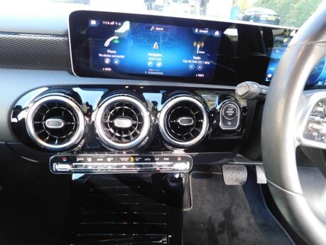 Mercedes-Benz A Class A 180 1.3 SPORT EXECUTIVE 5 Dr 15